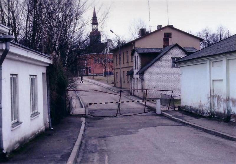 Border between Valga and Valka, 1992