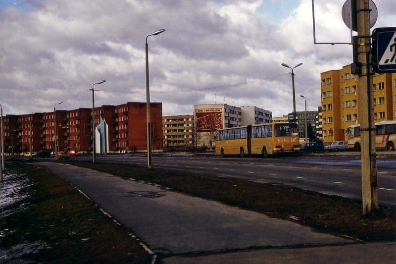 Bus stop in Annelinn, Tartu, 1992