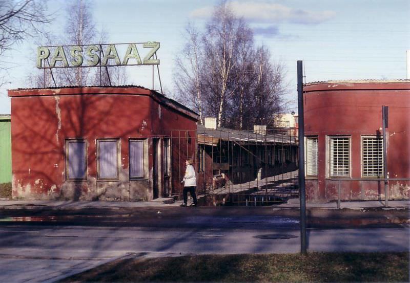 Shopping 'Passaaz' in Tartu, 1992