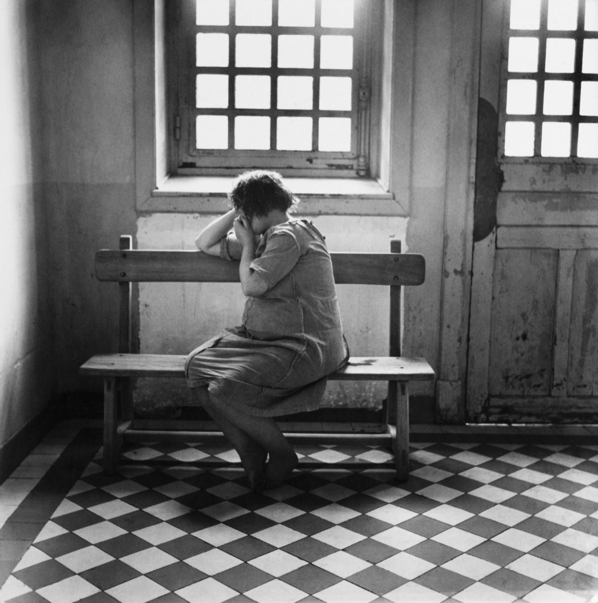 French Psychiatric Hospitals 1950s: Historical Photos that Depict the Life of Patients and Doctors