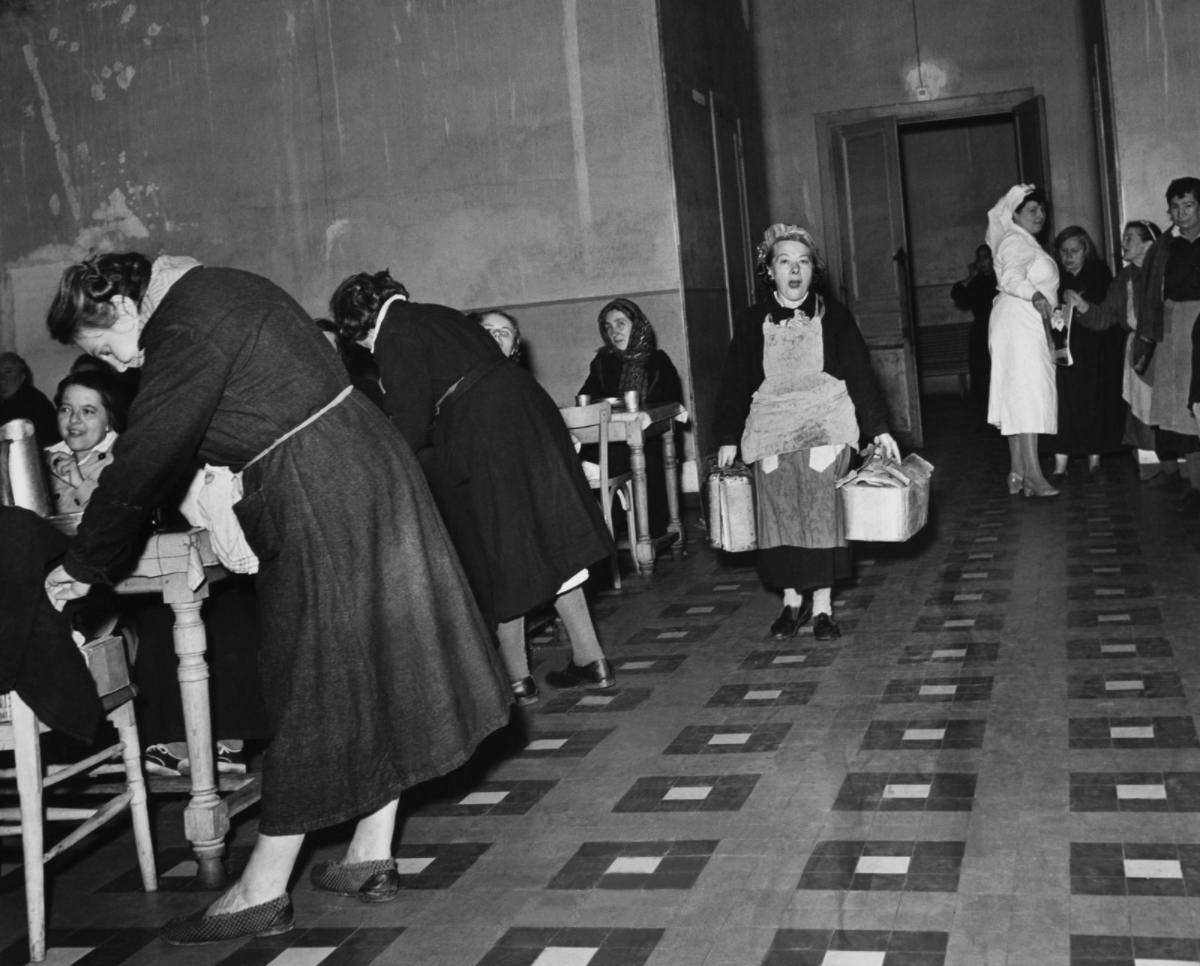 French Psychiatric Hospitals 1950s: Historical Photos that Depict the Life of Patients and Doctors