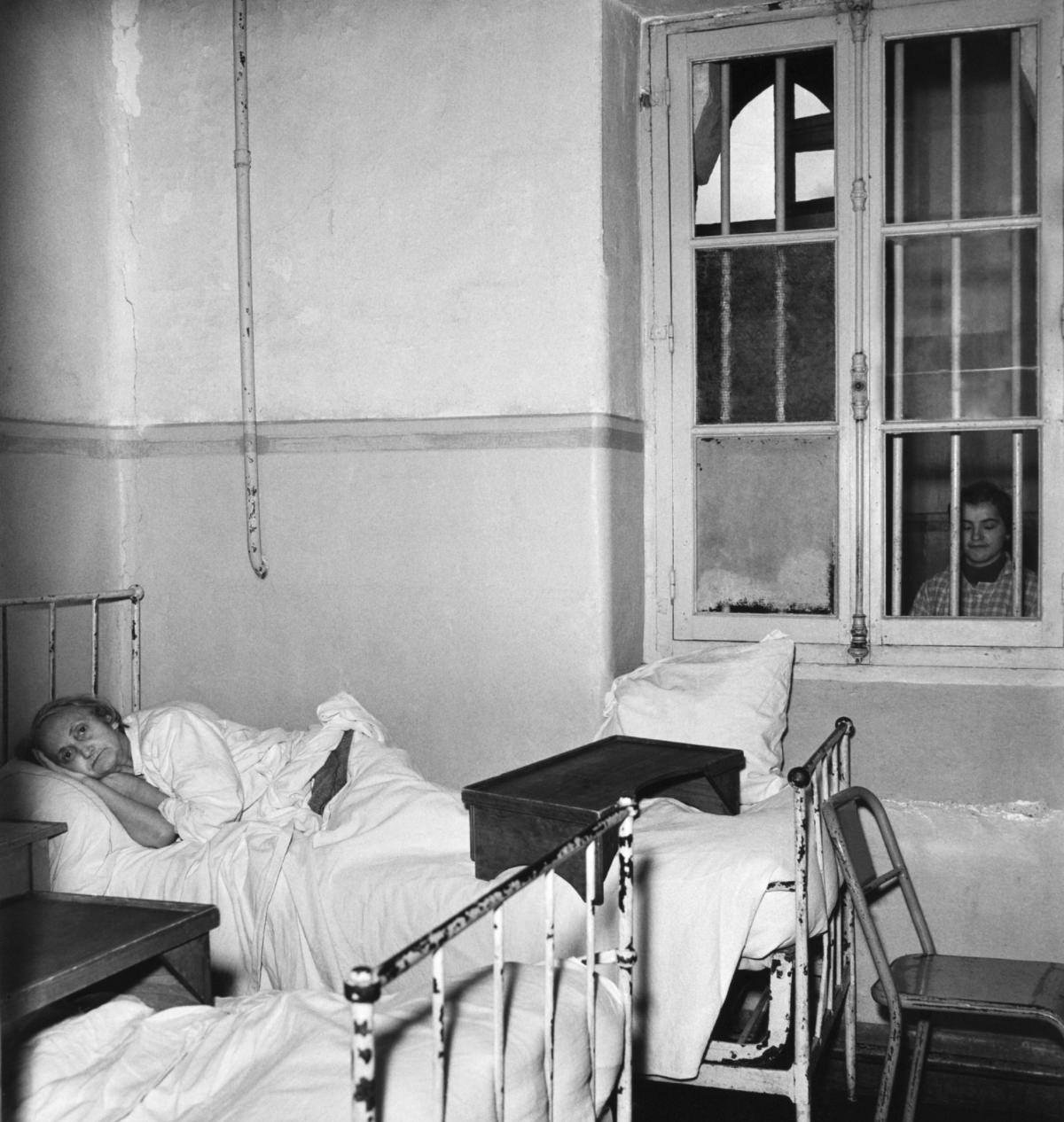 French Psychiatric Hospitals 1950s: Historical Photos that Depict the Life of Patients and Doctors