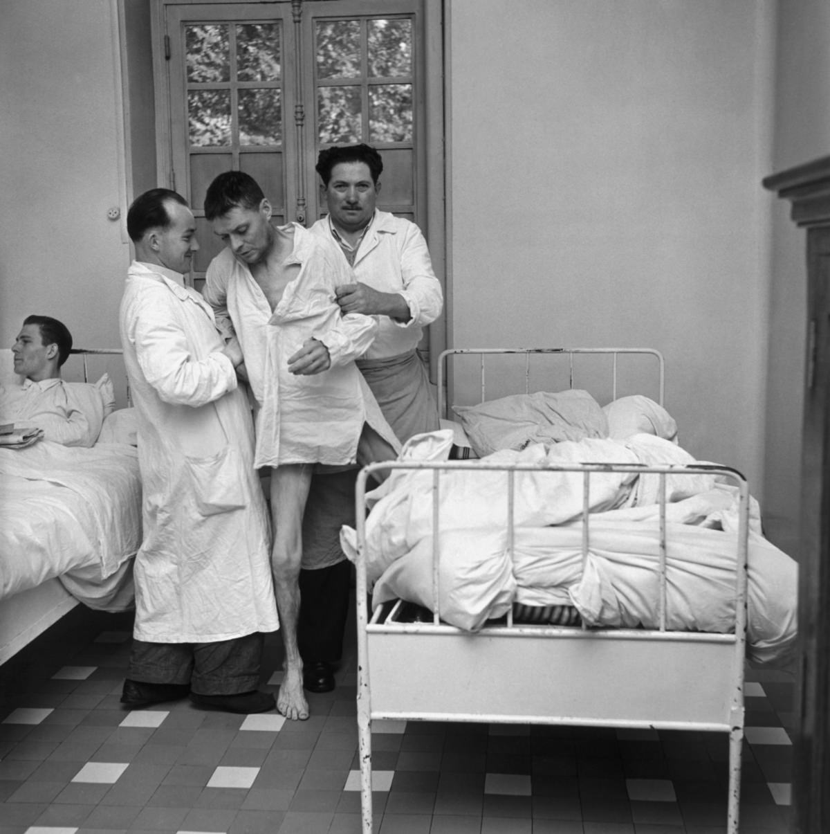 French Psychiatric Hospitals 1950s: Historical Photos that Depict the Life of Patients and Doctors