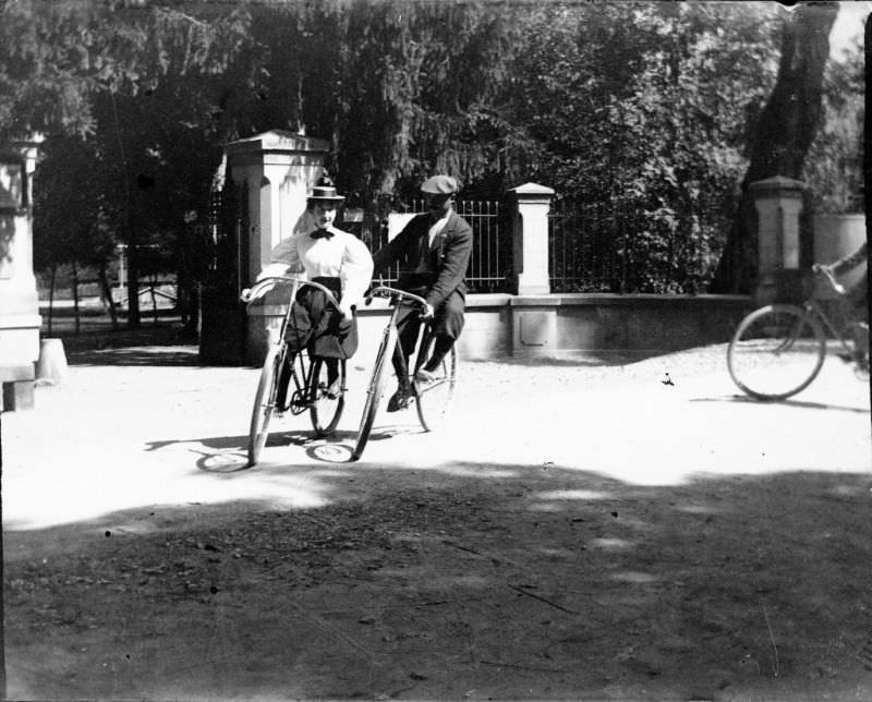 The bicycle lesson, Luchon, September 5, 1895