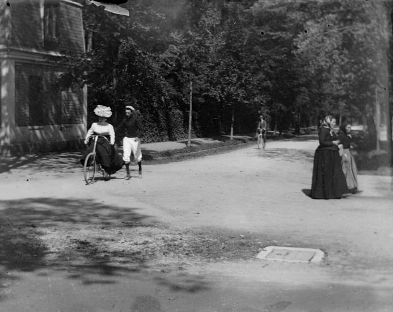 The bicycle lesson, Luchon, September 1895