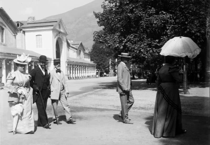 At Quinconces, Luchon, September 1898