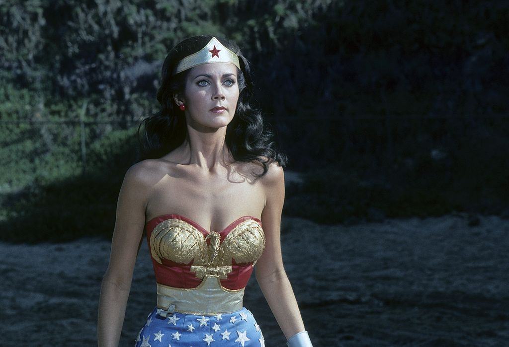 Lynda Carter as Wonder Woman in the episode 'Formula 407'.