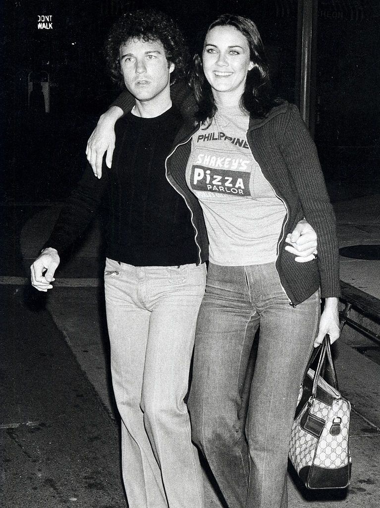 Lynda Carter with Ron Samuels at Magic Pen Restaurant, 1977.