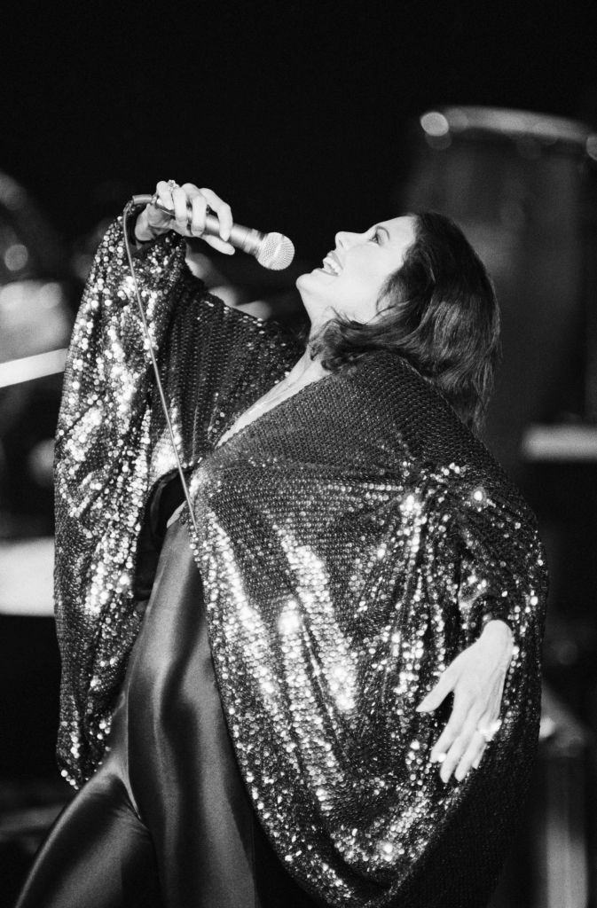 Lynda Carter singing in a Concert, 1978.
