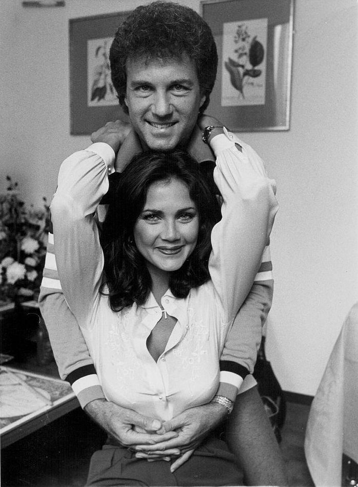 Lynda Carter with her husband Ron Samuels in London, 1980.