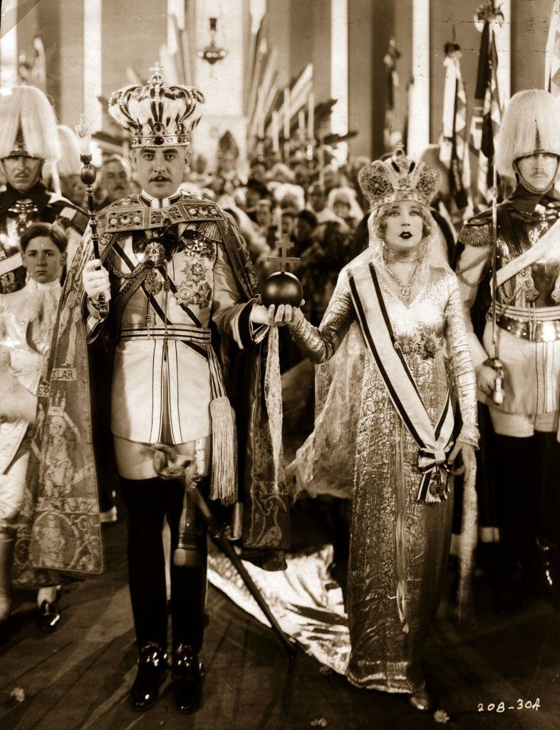 Mae Murray with John Gilbert in a scene from the film 'The Merry Widow', 1925.