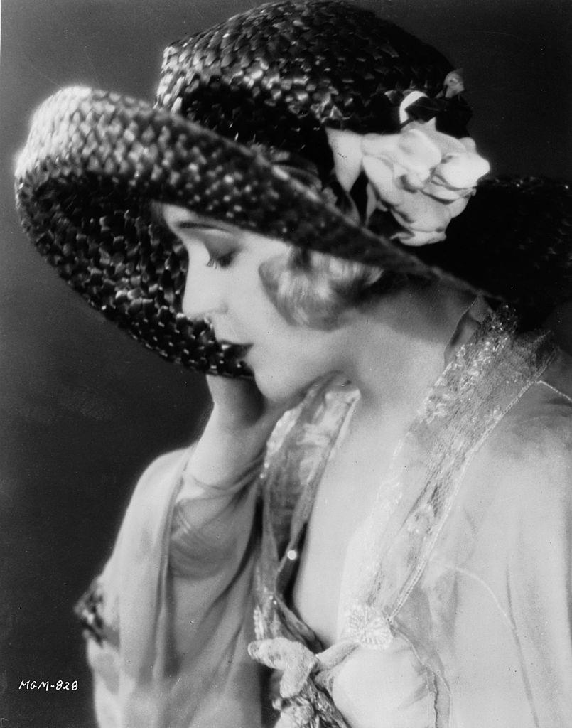 Mae Murray wearing a beautiful hat, 1926.