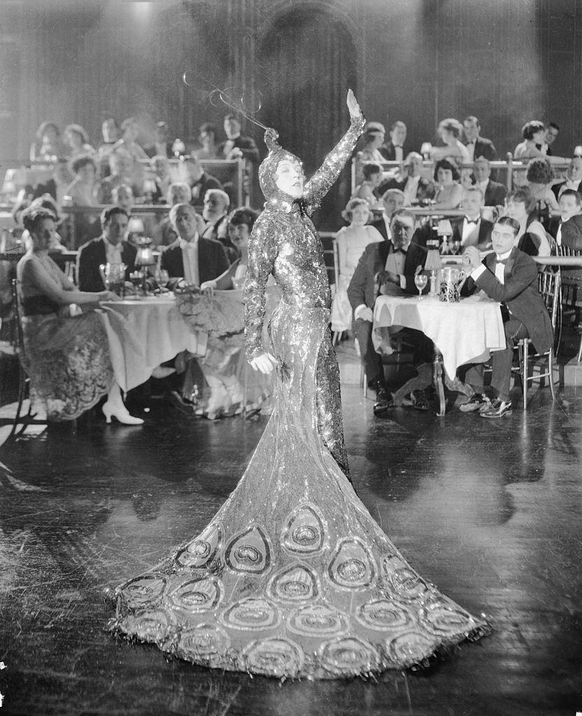 Mae Murray plays the flamboyant Cleo of Paris in 'Peacock Alley', 1922.