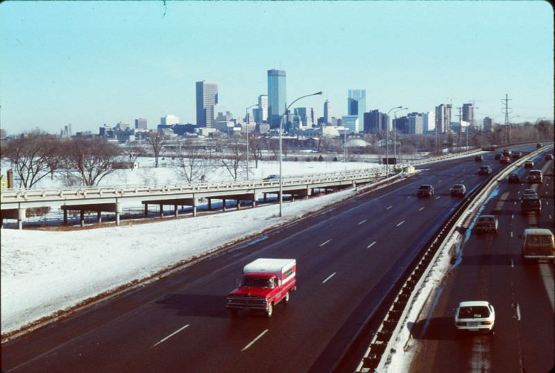 Minneapolis skyline from Highway 12 (now I-394) at Penn overpass, circa early 1984