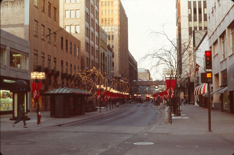Nicollet Mall, Minneapolis, December 1984