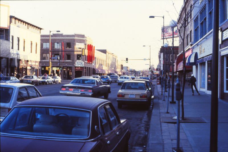 Uptown Minneapolis looking south on Hennepin to Lake Street, February 1984