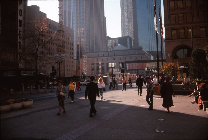 Looking south on Nicollet Mall from NSP Plaza at 5th Street, Minneapolis, October 1989
