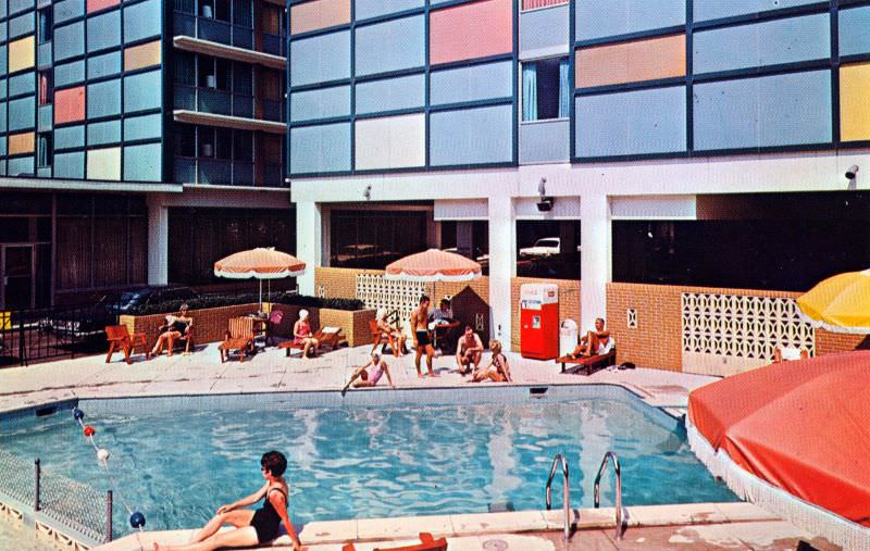 Downtowner Motor Inn swimming pool, Rochester, New York