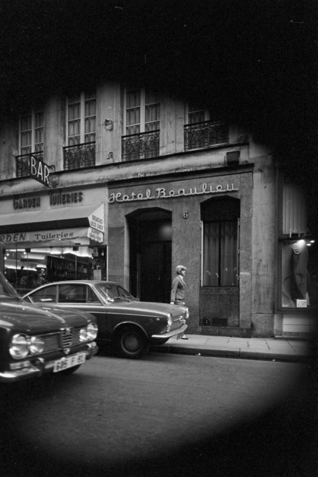 Prostitution in Paris: History and Candid Photos of Prostitutes in the 1960s