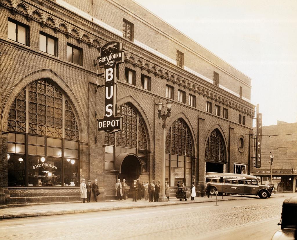 General Motors "First Streamliner" bus leaving the Greyhound bus depot in St. Louis, 1932.