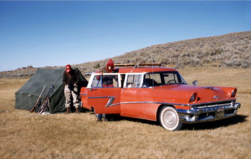 Station Wagons: Cool Vintage Photos from the Heydays of the Best Family Car