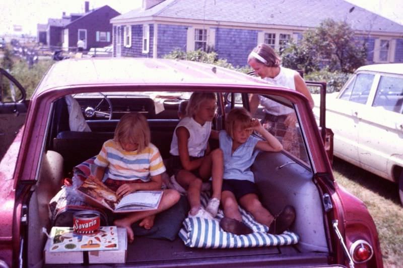 Station Wagons: Cool Vintage Photos from the Heydays of the Best Family Car