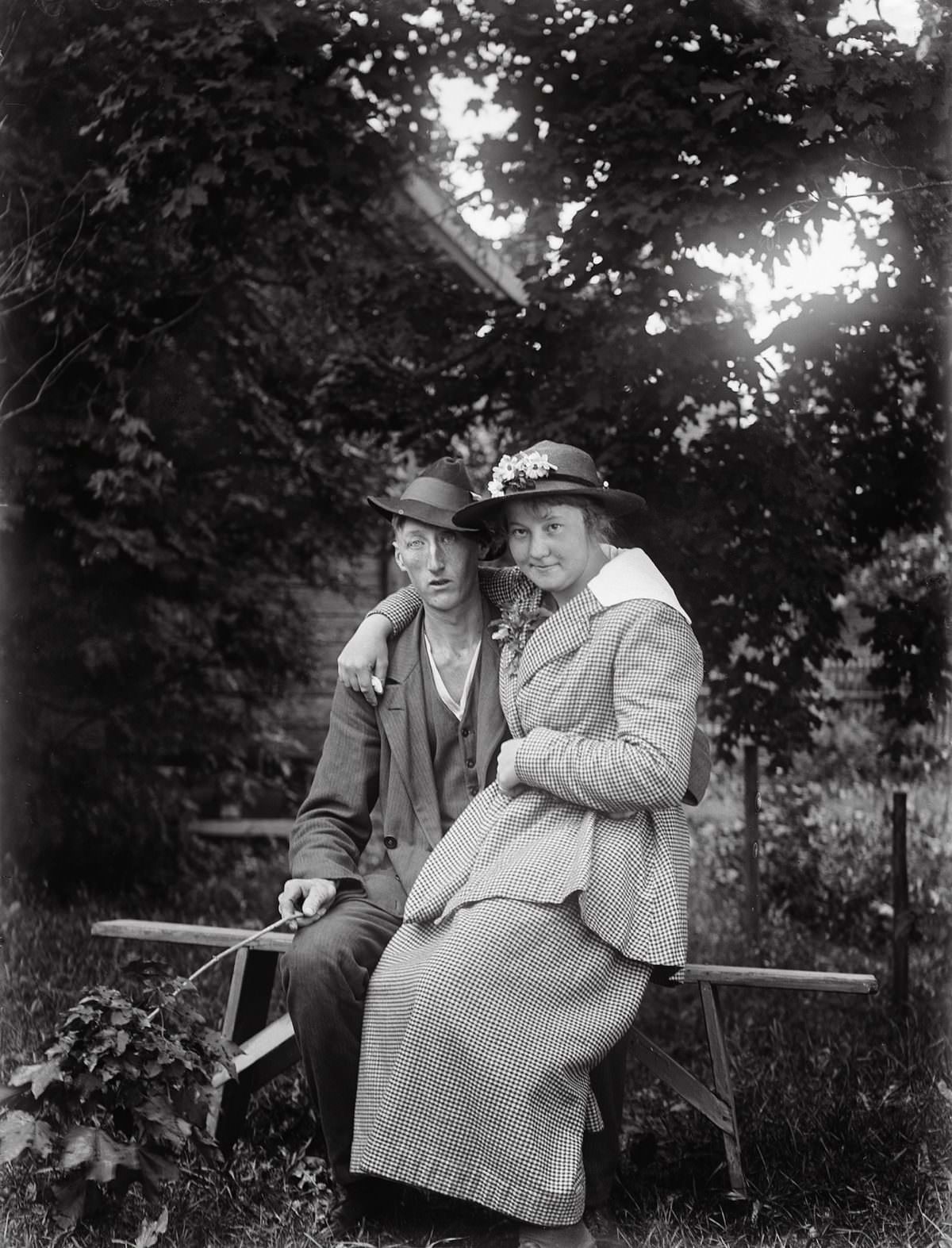 Miss Linnea Ekenberg and Emil Johanson, Tibble Torstunaby, Sävasta, Altuna parish, 1919