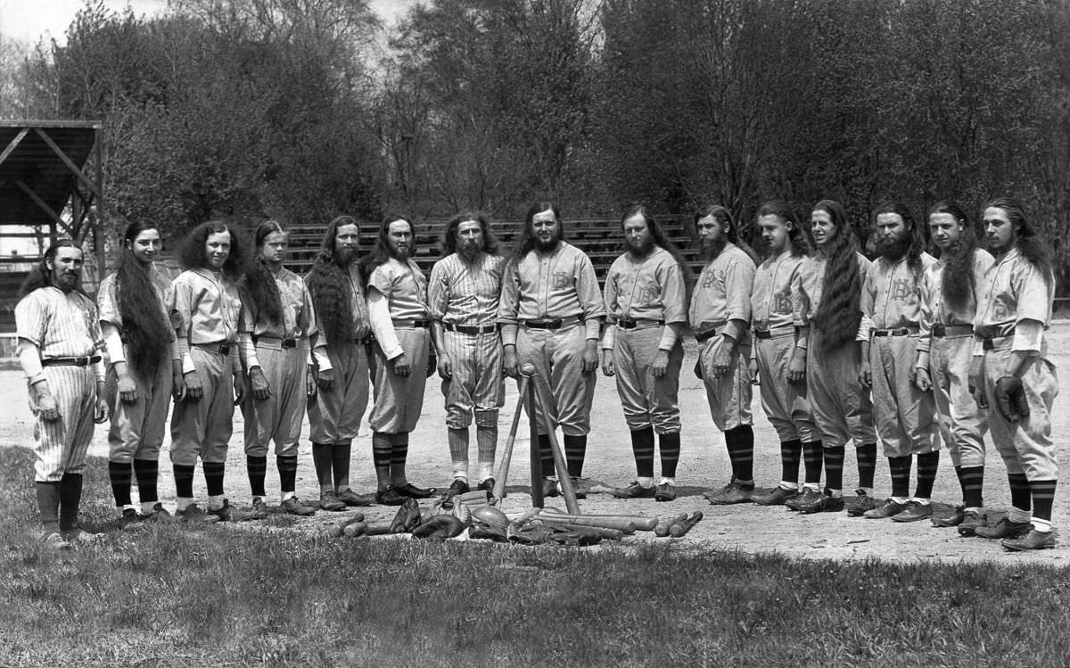 Long-haired and Bearded baseball team: The House of David team was a baseball version of the Harlem Globetrotters