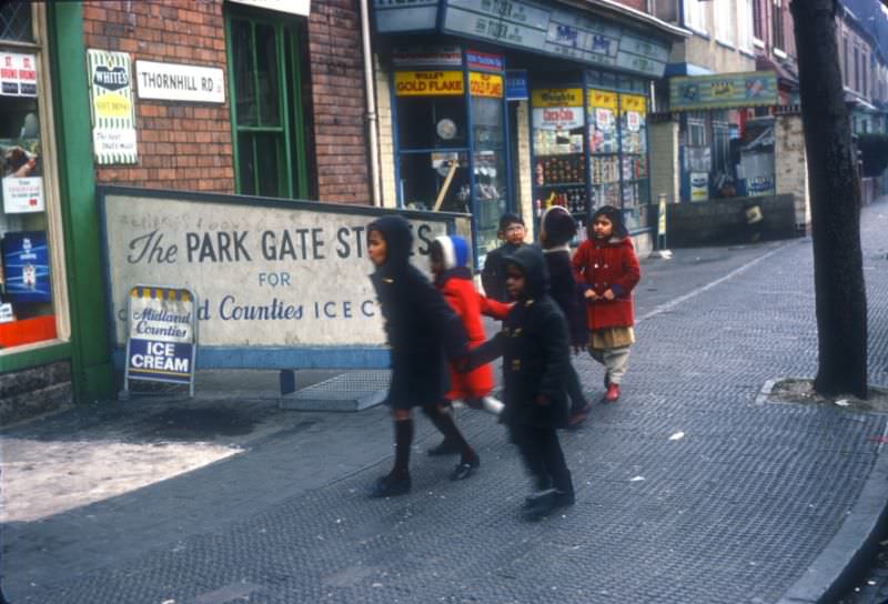 Children on Thornhill Road, Handsworth, 1968