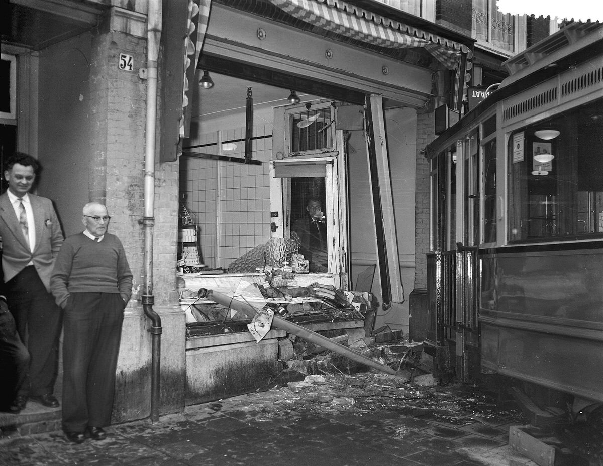 Collision in Van der Hoopstraat, 27 March, 1957.