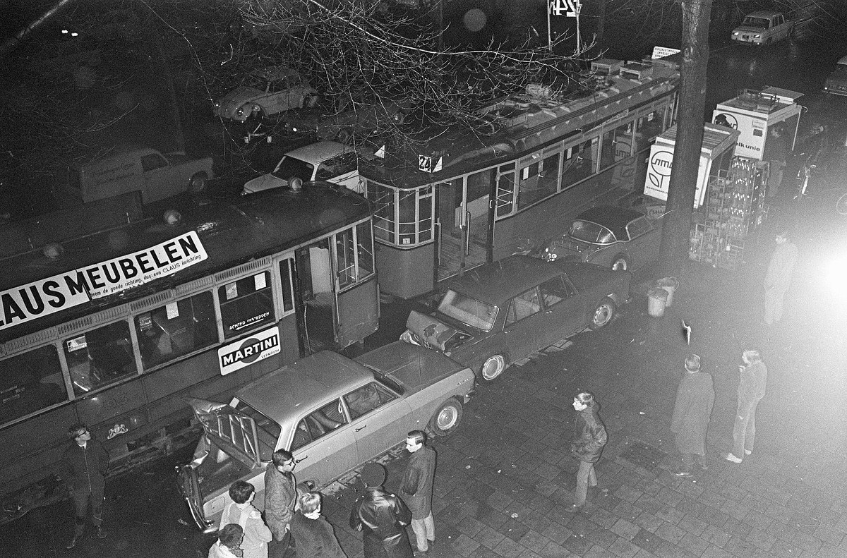 The tram of line 24 has run off the rails in a traffic accident on the Stadionweg. November 30, 1966