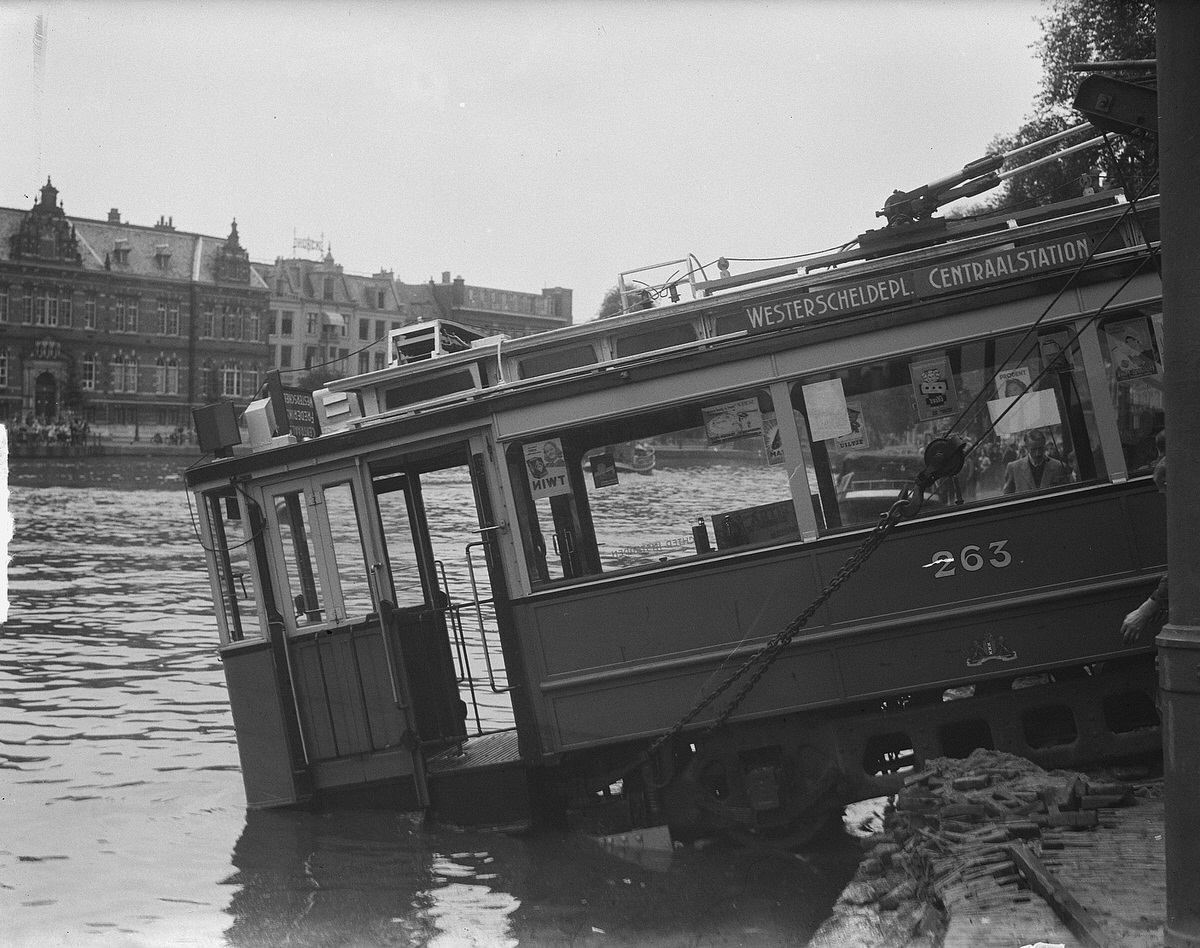 Line 4 in the Amstel, Amsterdam. September 6, 1950.