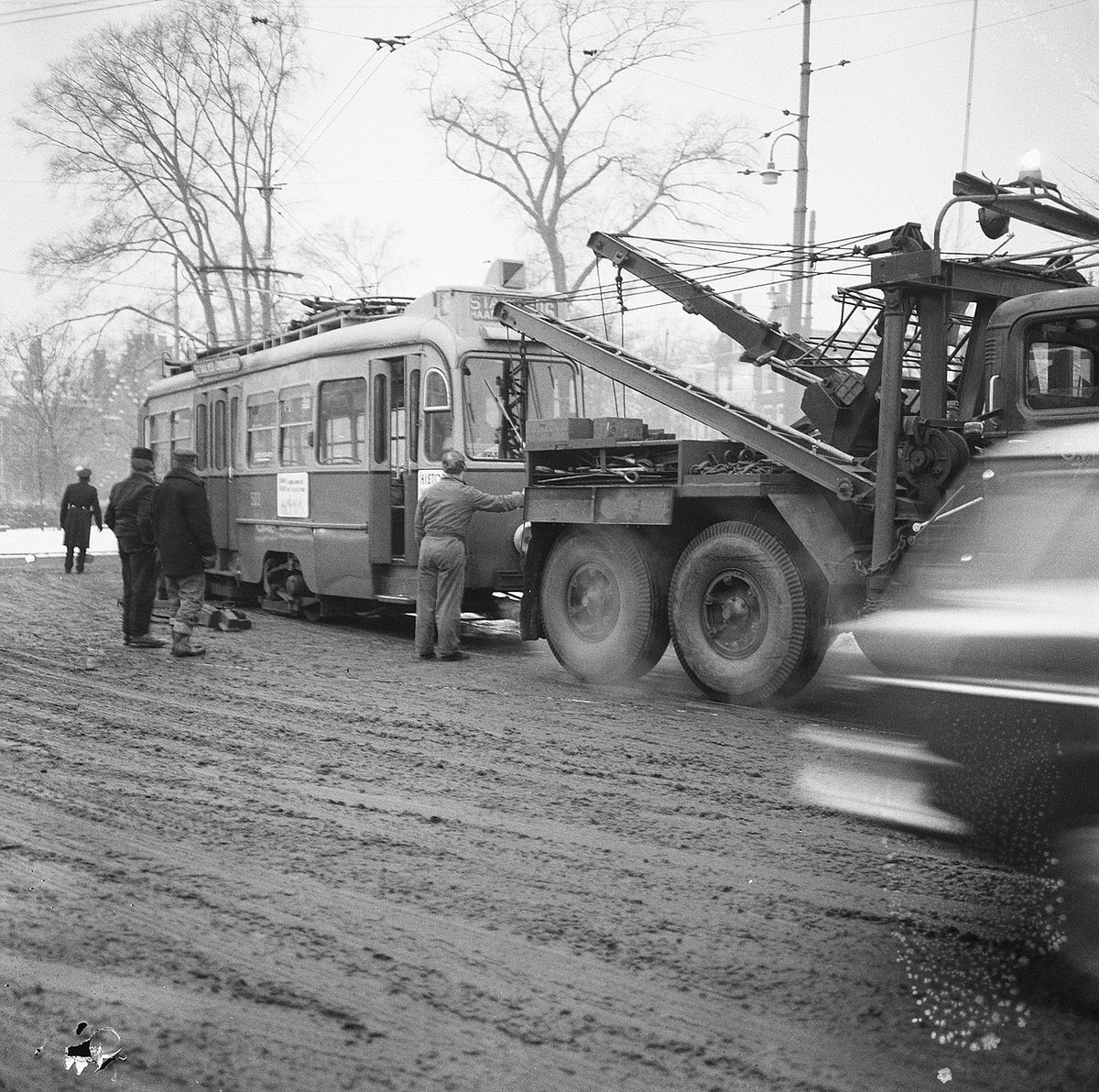 Tram off rails at Weteringscircuit, January 17, 1966