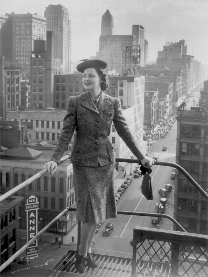 Miss Minnesota over Nicollet Mall, 1938