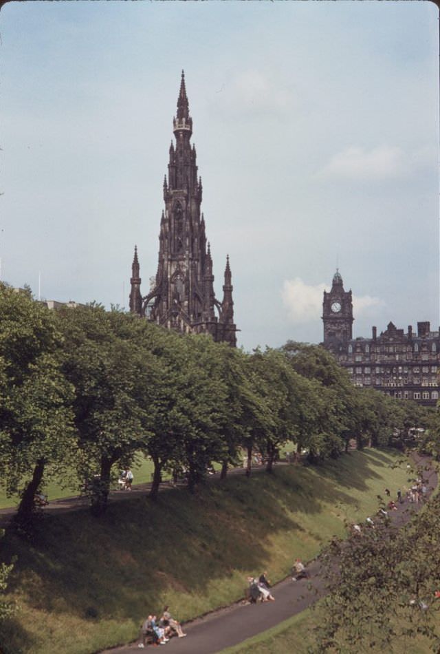 Scott Mon’t and North British Hotel, Edinburgh, 1960s