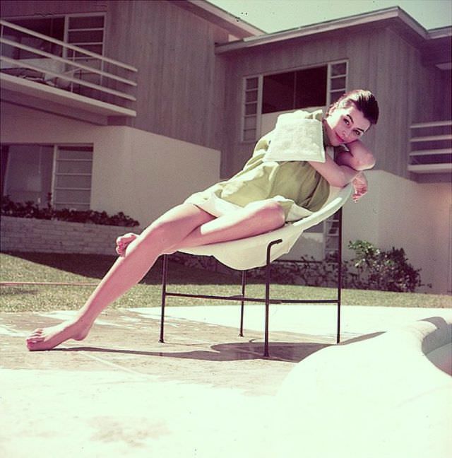 Anne Gunning in Florida, 1954