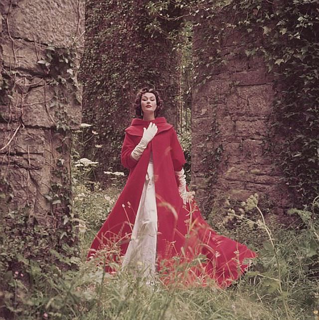 Anne Gunning in evening mantle by Irish fashion designer Sybil Connolly, 1953