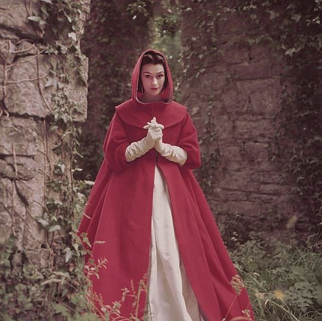 Anne Gunning in evening mantle by Irish fashion designer Sybil Connolly, 1953