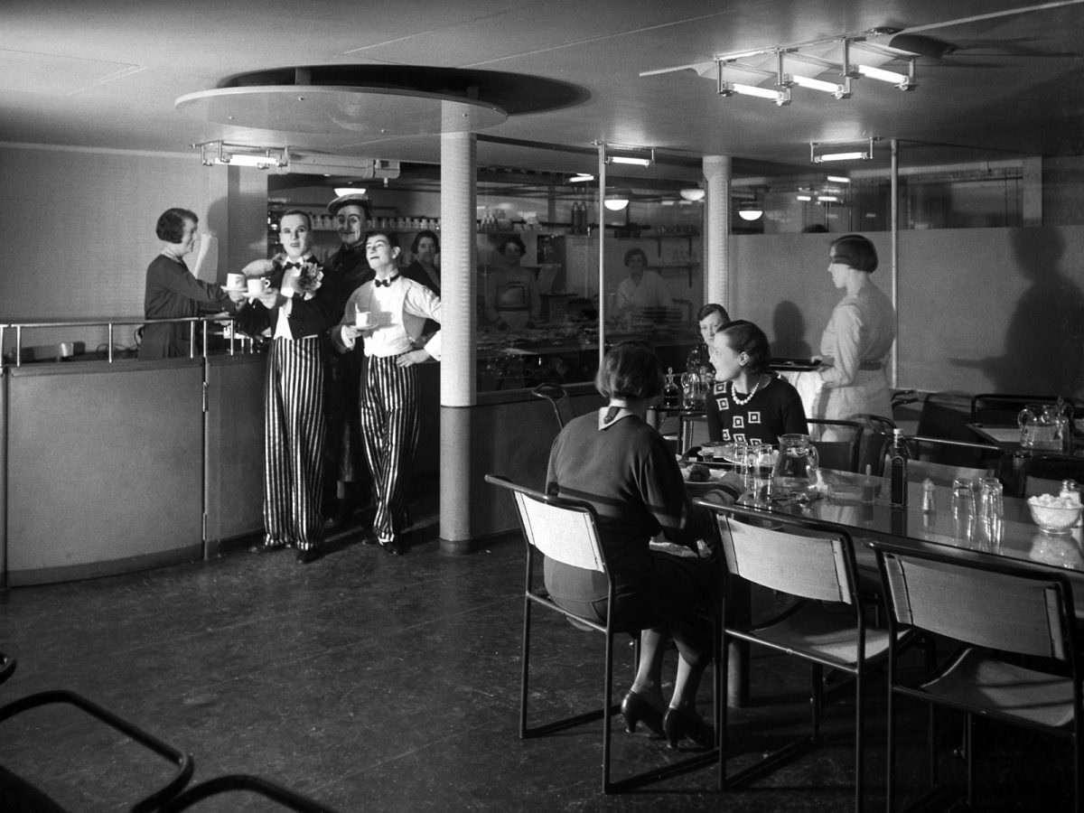 Picture shows unidentified male and females in the restaurant at Broadcasting House, Nov 1932
