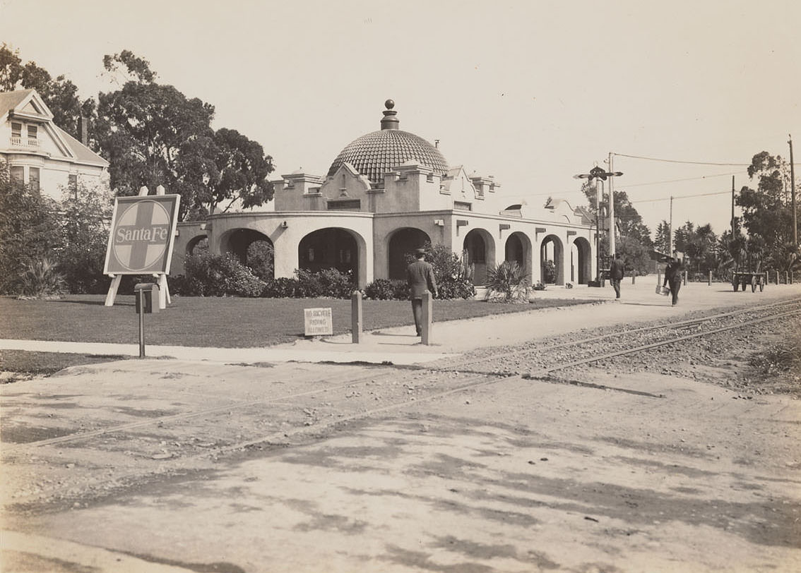 Sante Fe Depot, Berkeley, California, 1910s