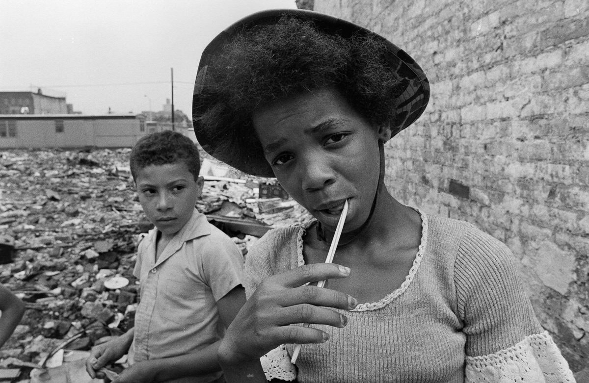 Fascinating Photos of Brownsville, Brooklyn in the 1970s that Show Street Scenes and Life