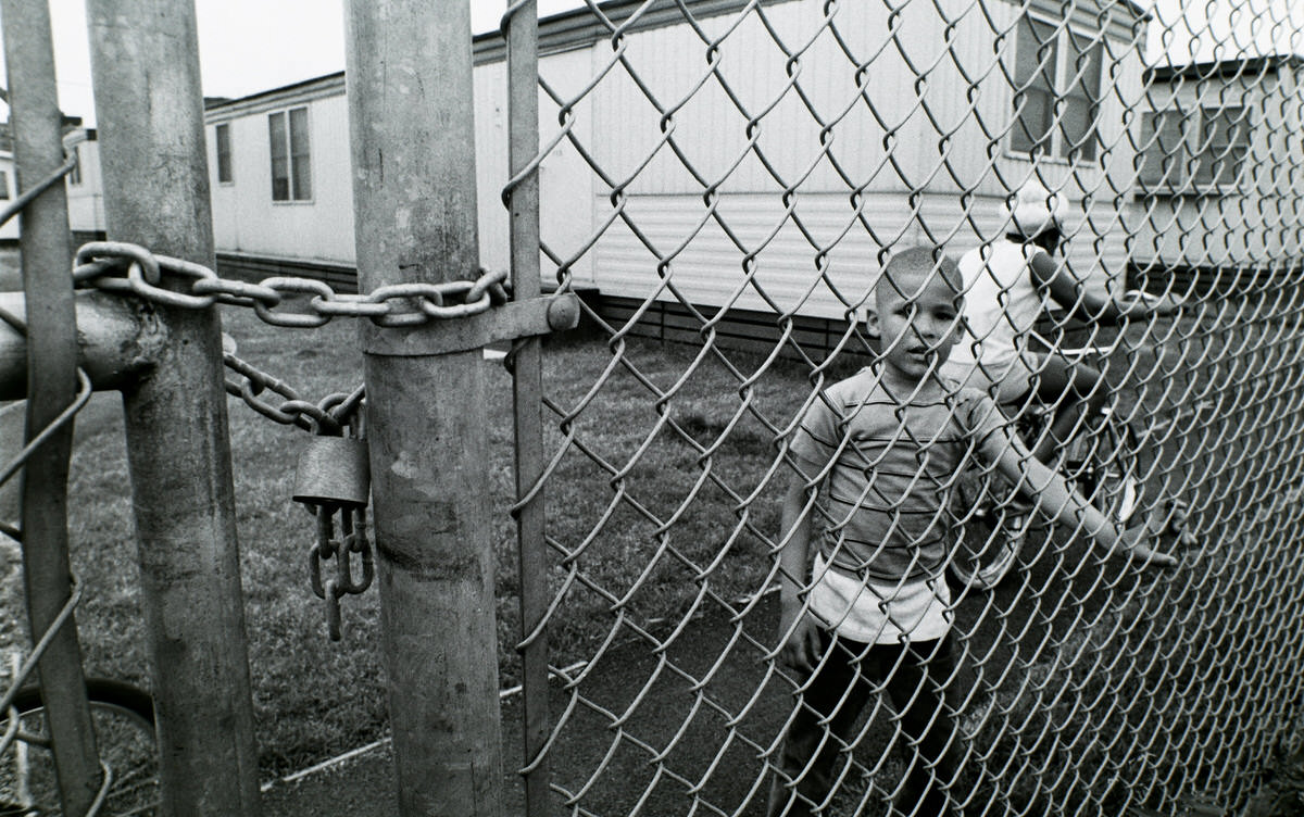 Fascinating Photos of Brownsville, Brooklyn in the 1970s that Show Street Scenes and Life