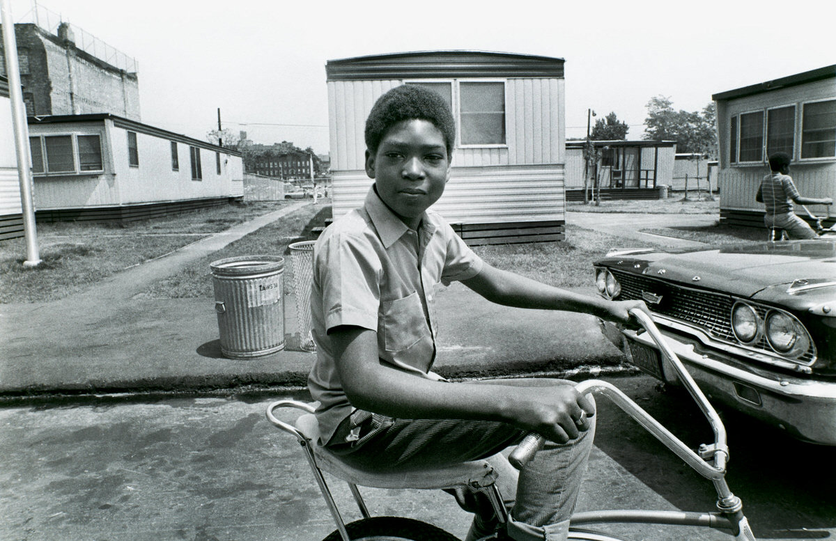 Fascinating Photos of Brownsville, Brooklyn in the 1970s that Show Street Scenes and Life