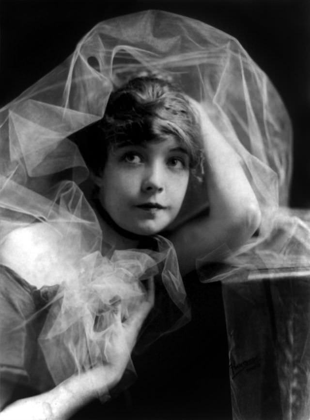 Lillian Gish, 1915