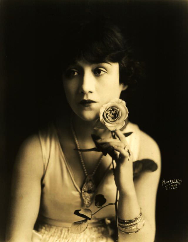 Kathleen Clifford, 1917