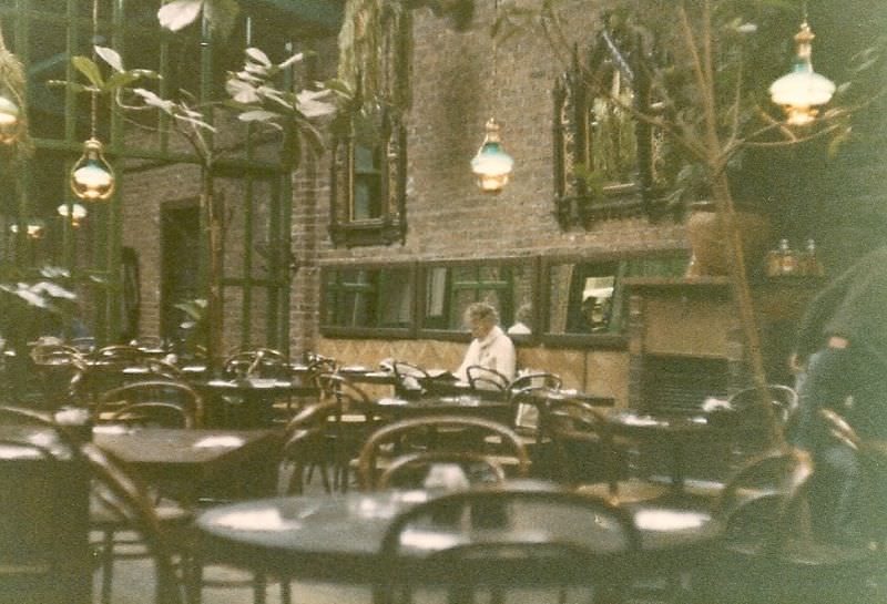 Bewleys - the legendary Lofty Clattery cafe, 1982