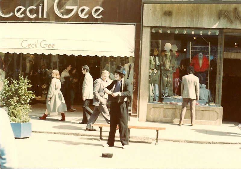 Busker outside Cecil Gee, Grafton Street, 1982