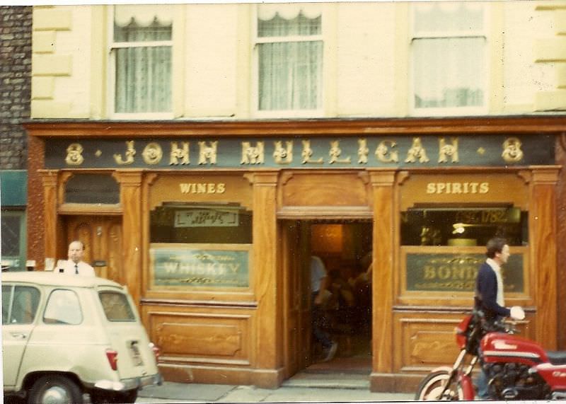 Mulligan's pub, Poolbeg Street, 1983