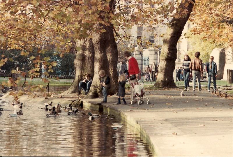 Feeding the ducks, 1980