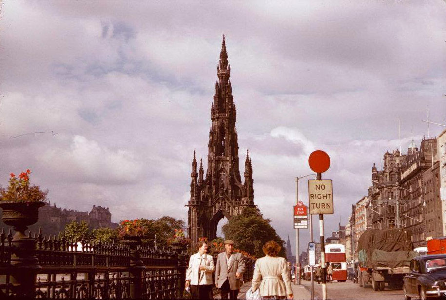 Outside Waverley Market on Princes Street, 1958